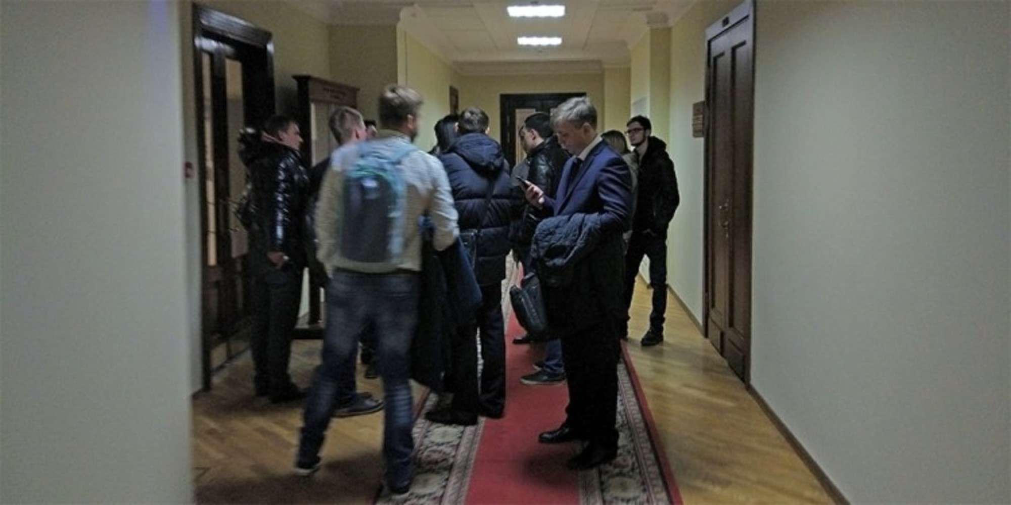 Представители вейп-компаний в коридоре Госдумы